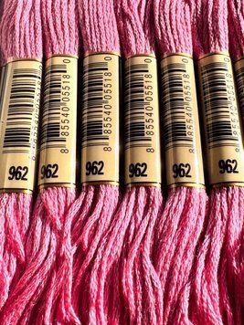 Муліне для вишивання AIRO №962 колір Dusty Rose, Medium/Середній пудрово-рожевий 8м AIRO962 фото