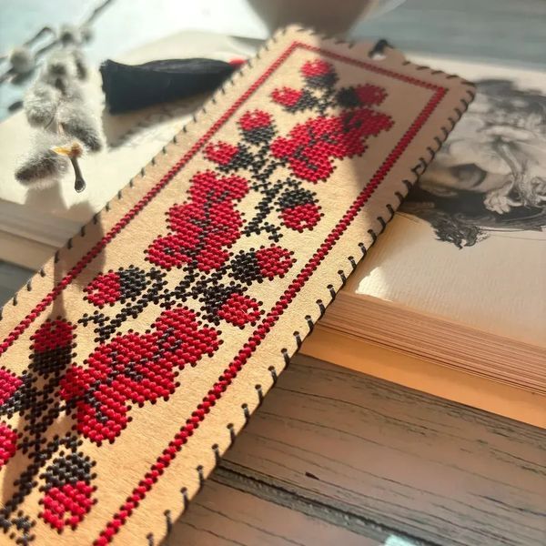 Закладка &ndash; Дубки Набір для вишивання нитками на крафтовому картоні Wonderland Сrafts WLZ-005 WLZ-005 фото