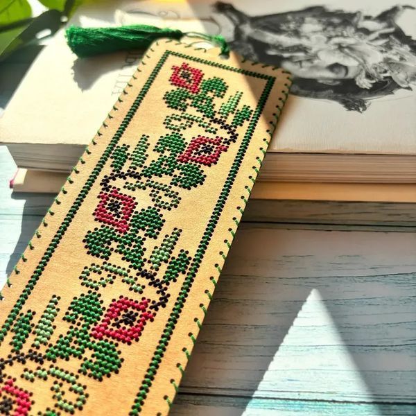 Закладка &ndash; Повитиця Набір для вишивання нитками на крафтовому картоні Wonderland Сrafts WLZ-007 WLZ-007 фото