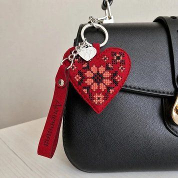 Шарм для сумки &ndash; Донеччина Набір для вишивки нитками на штучній шкірі Wonderland Сrafts FLHL-140 FLHL-140 фото